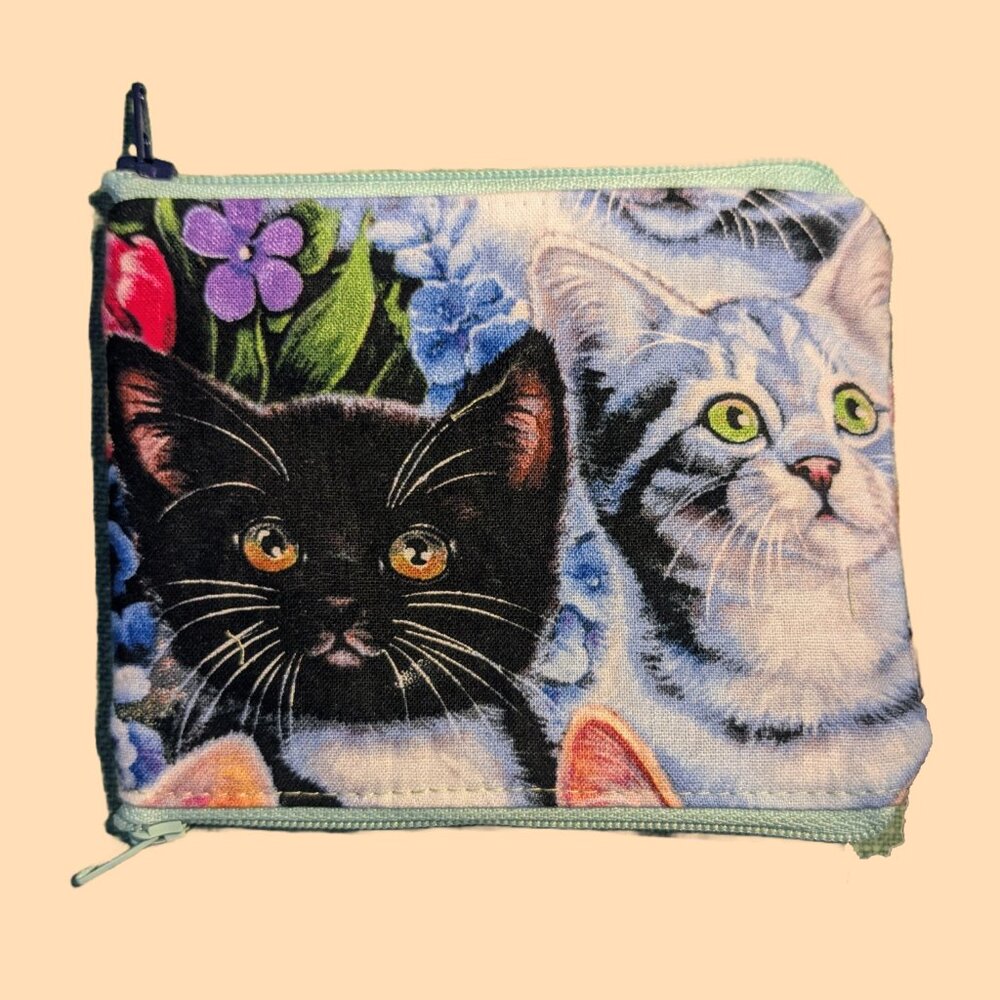 Small Kitten Pouch with Double Zipper - Picture 2 of 5